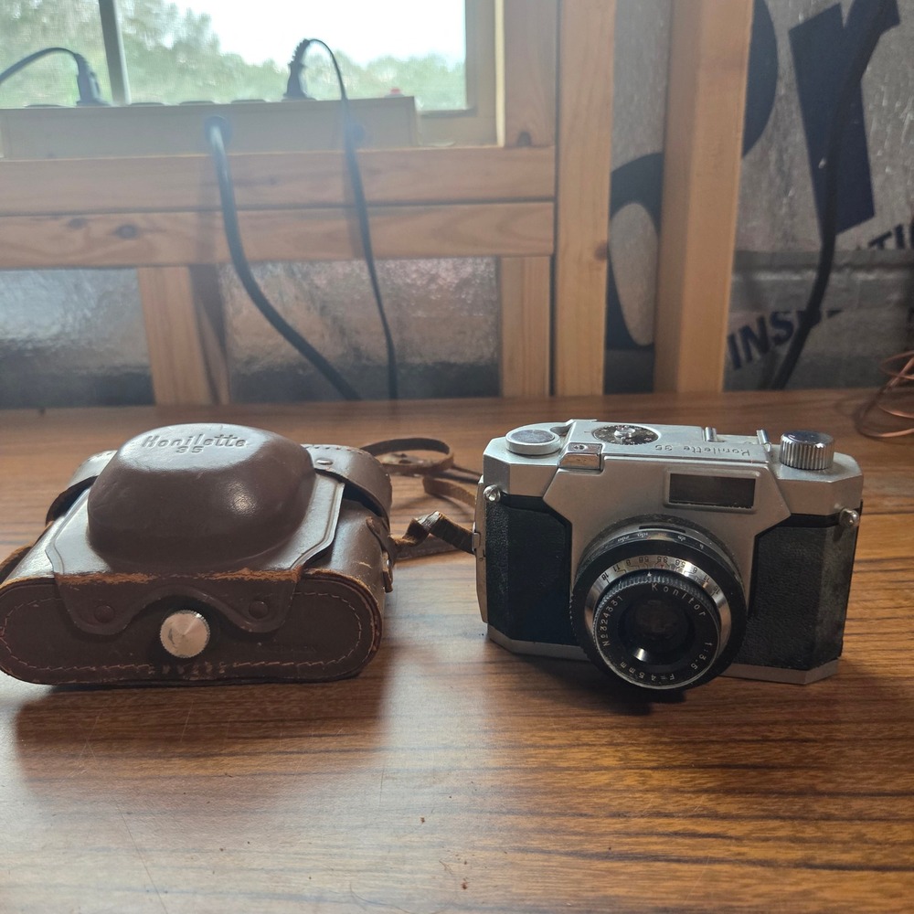 Vintage Konishiroku Konilette 35 Camera with Konitor 45mm f3.5 Lens and Case